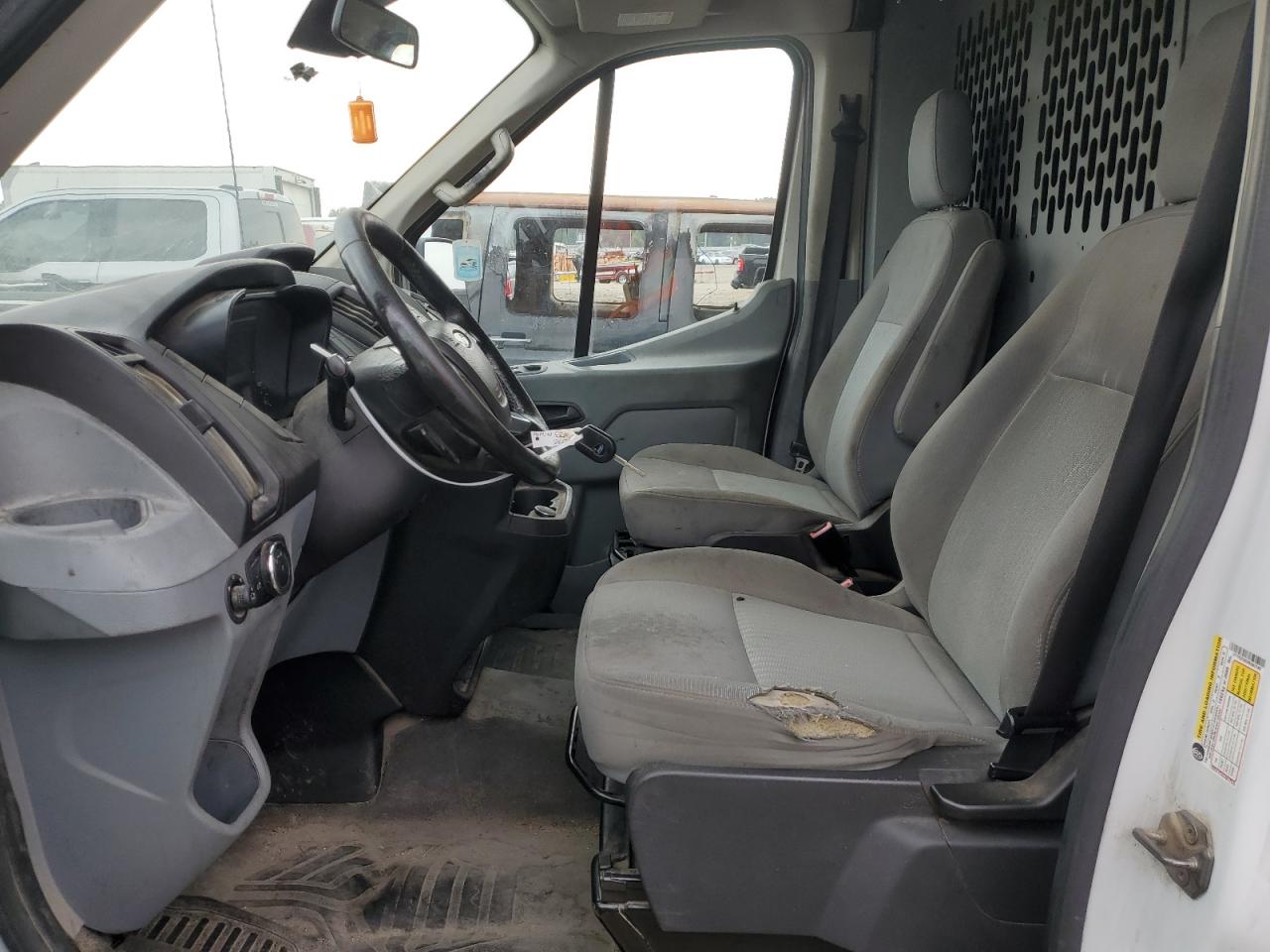 1FTYR2CM2HKA83160 2017 Ford Transit T-250