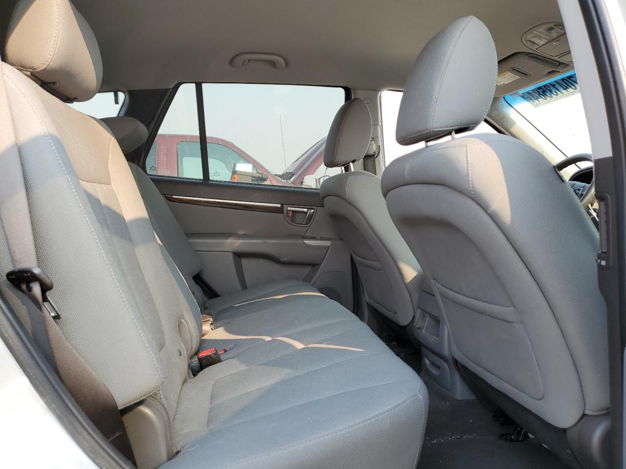 2012 Hyundai Santa Fe - Image 11