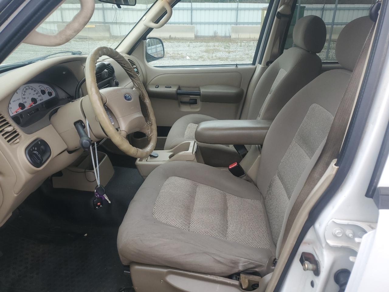 2004 Ford Explorer - Image 7