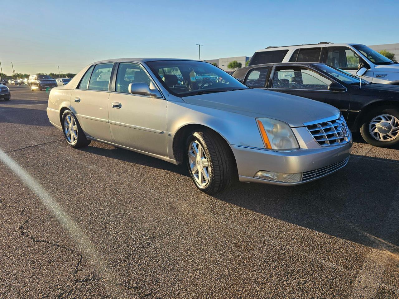 2007 Cadillac DTS - Image 1