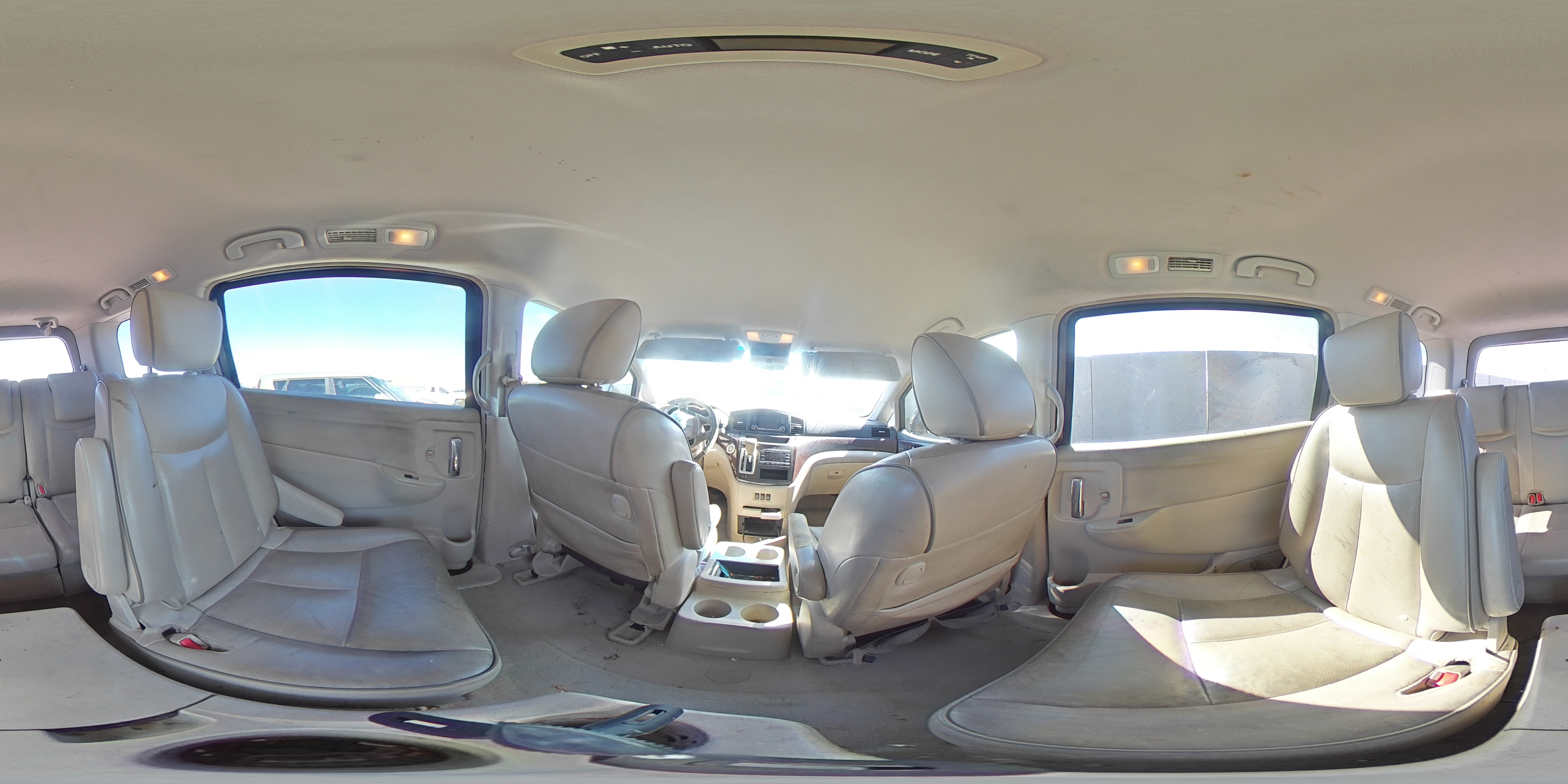 2015 Nissan Quest - Image 13