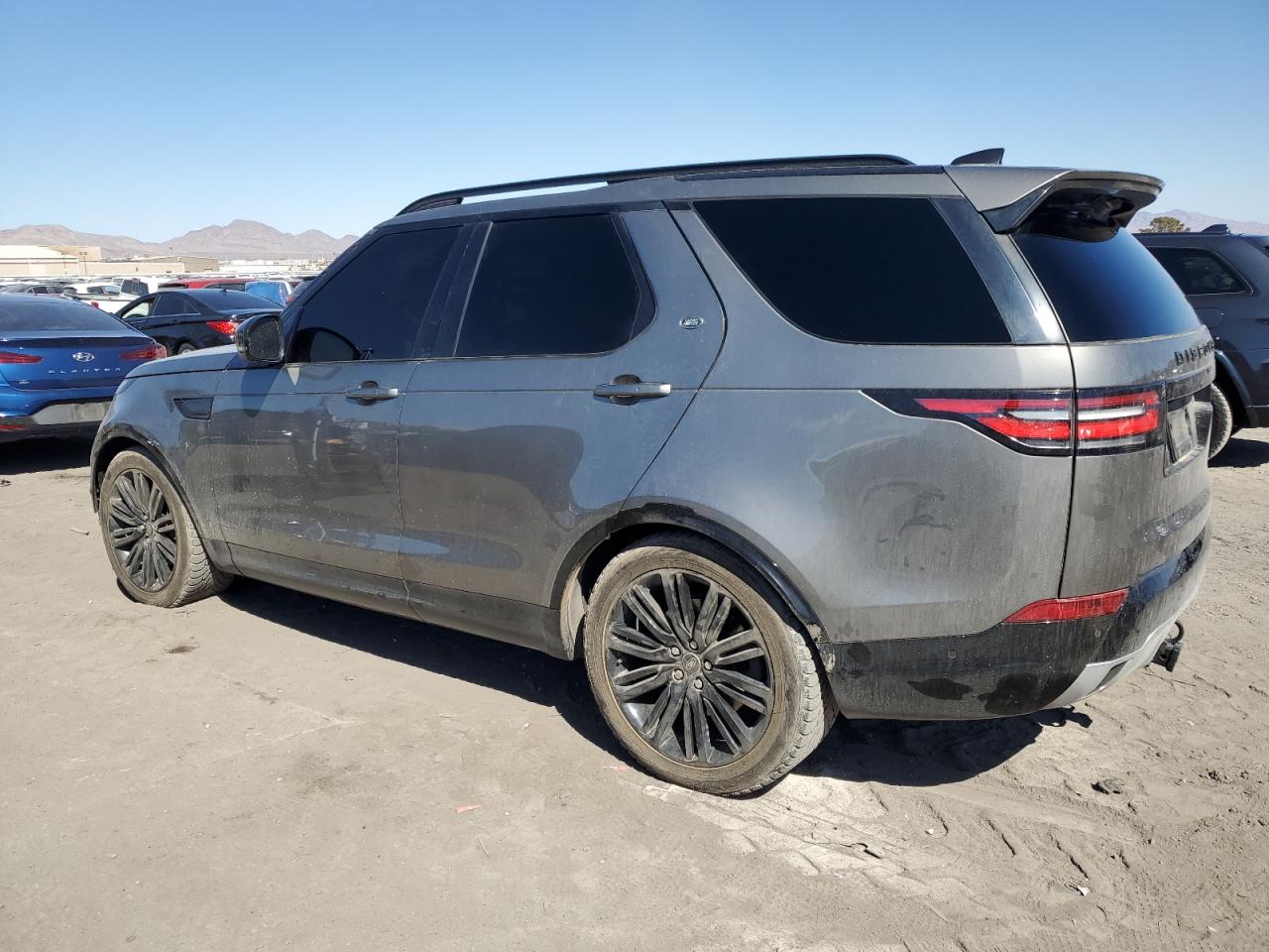 2019 Land Rover Discovery - Image 2