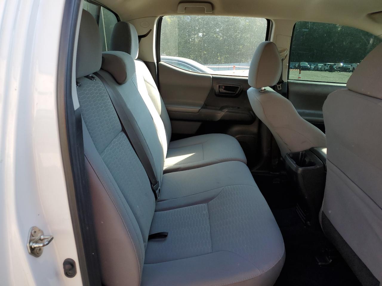 2018 Toyota Tacoma - Image 10