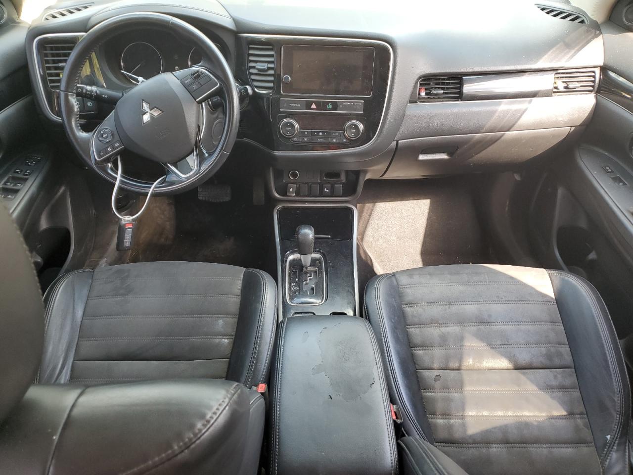 JA4AZ3A32KZ018948 2019 Mitsubishi Outlander Se