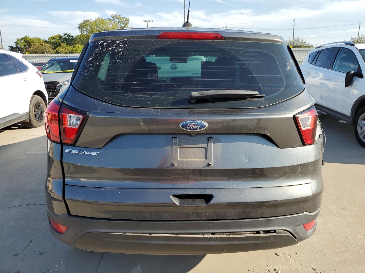 1FMCU0F70KUB00998 2019 Ford Escape S