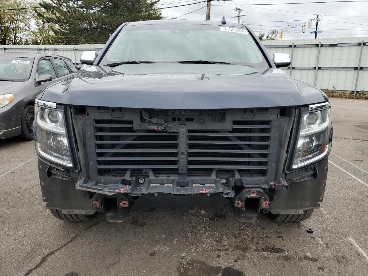 2017 Chevrolet Suburban - Image 5
