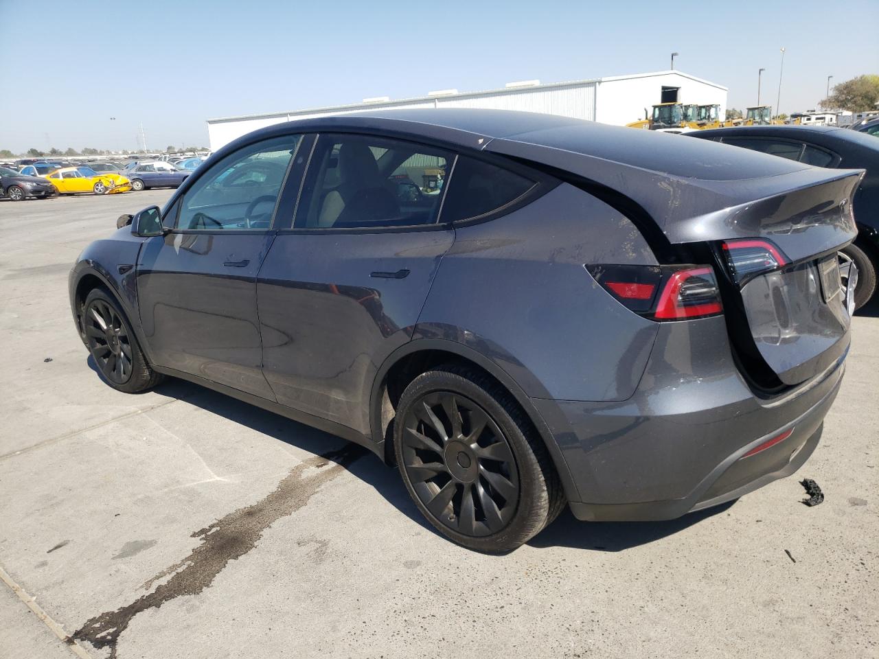 7SAYGDEE9PF970633 2023 TESLA MODEL Y - Image 2