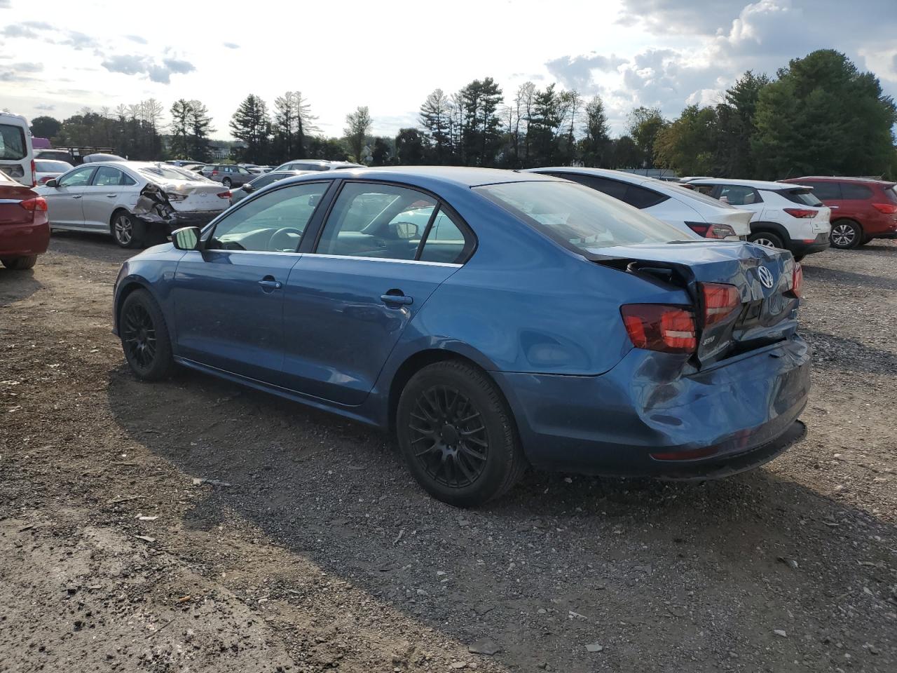 3VW2B7AJ3HM354247 2017 VOLKSWAGEN JETTA - Image 2