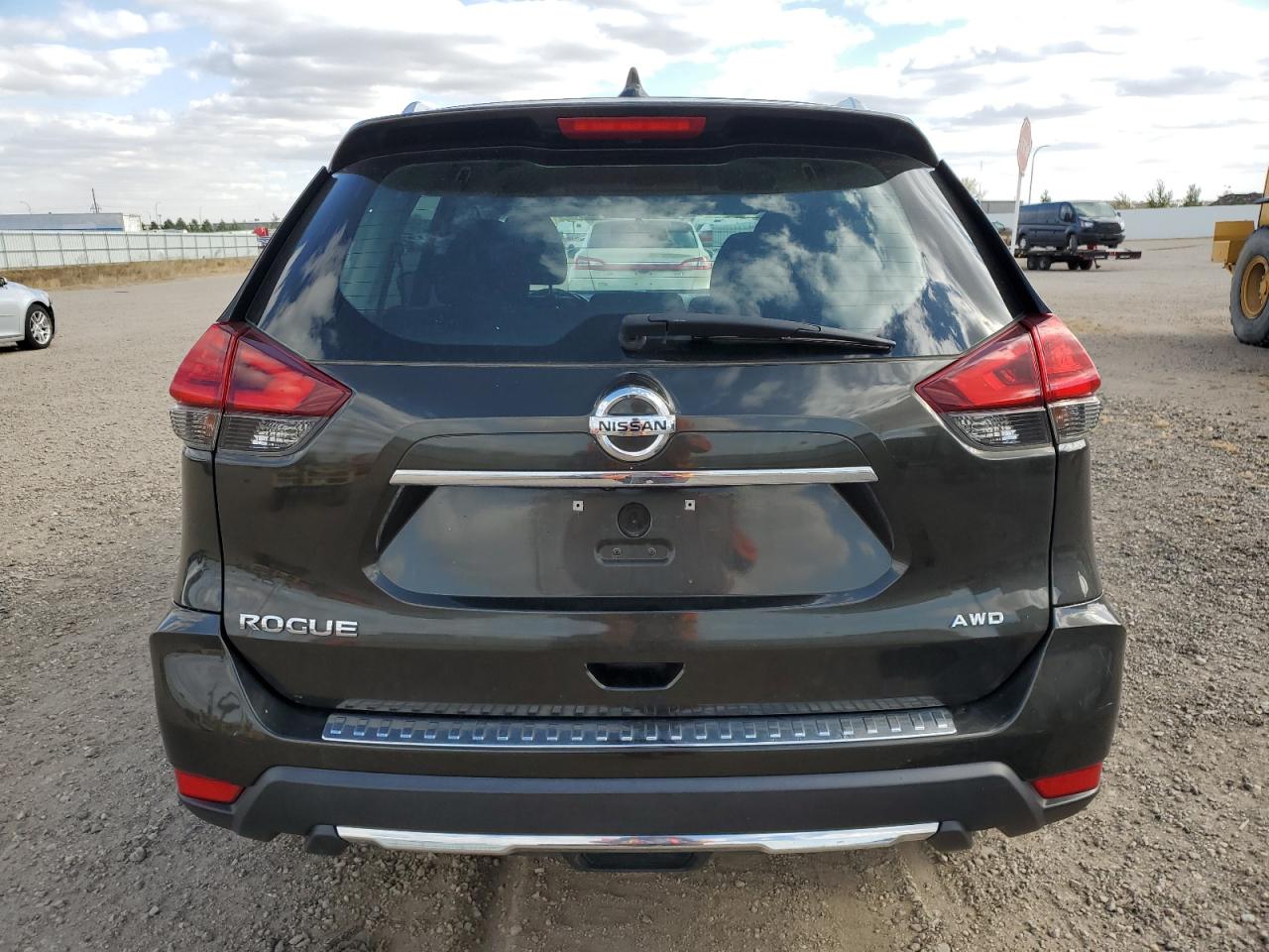 2017 Nissan Rogue S VIN: KNMAT2MV0HP587588 Lot: 72314424