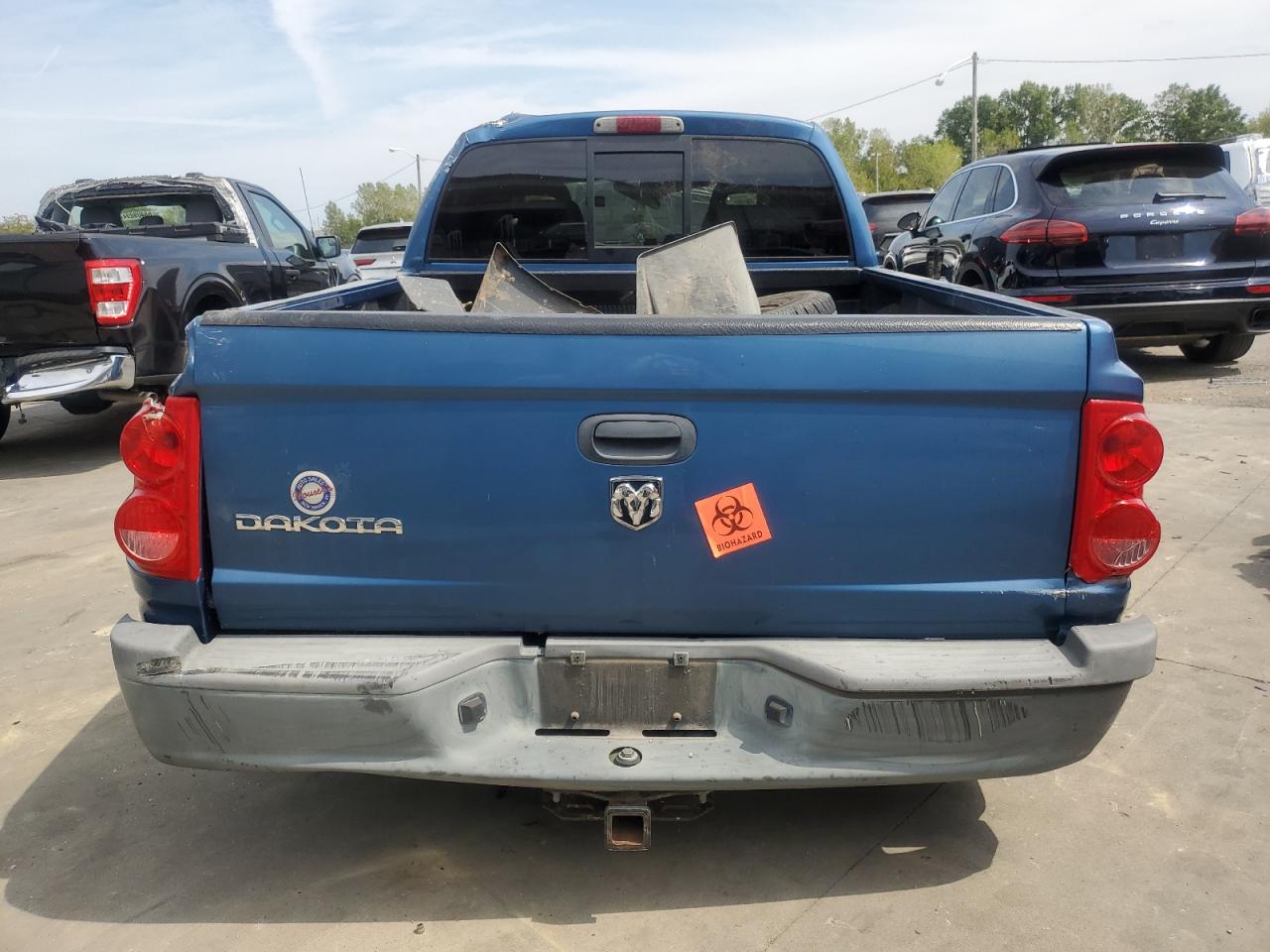 2005 Dodge Dakota Quad VIN: 1D7HW28K85S168893 Lot: 69955454