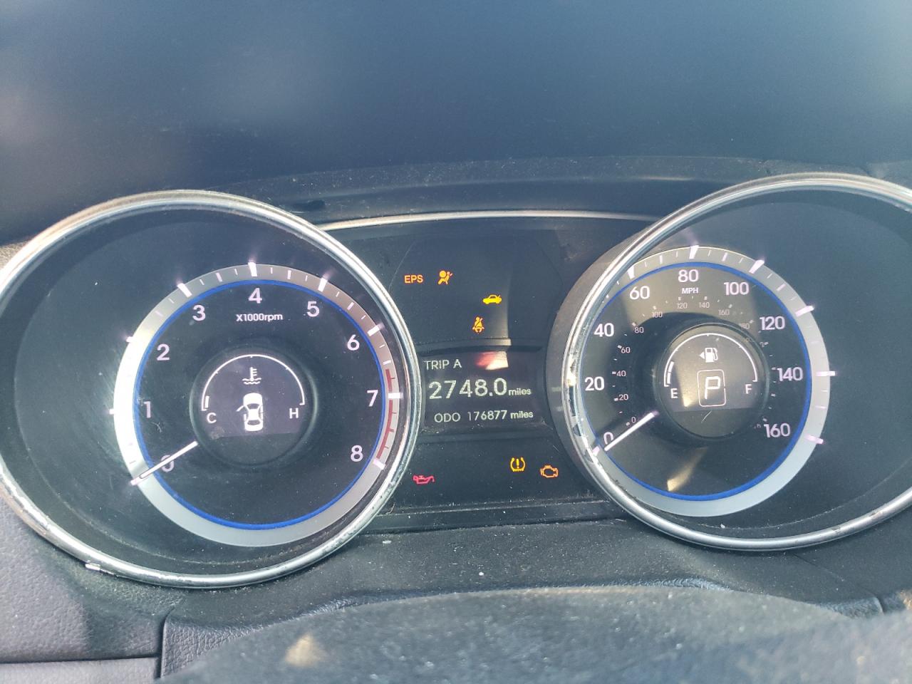 2011 Hyundai Sonata - Image 9