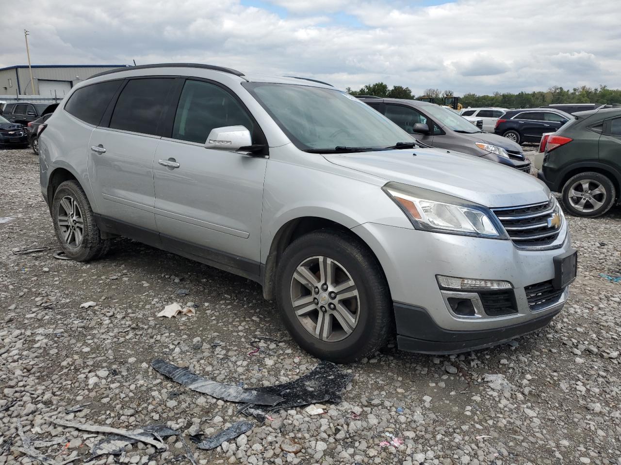 VIN 1GNKRHKD4GJ308054 2016 CHEVROLET TRAVERSE no.4