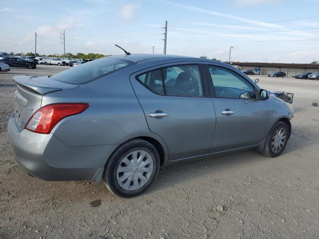  NISSAN VERSA 2013 Сріблястий