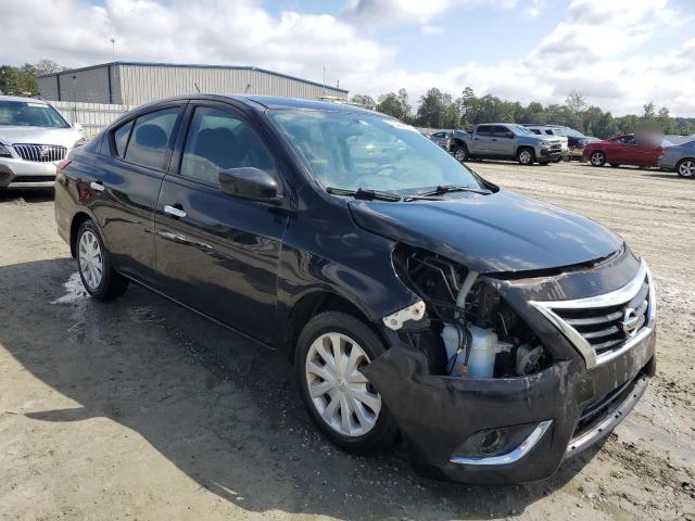  NISSAN VERSA 2015 Чорний