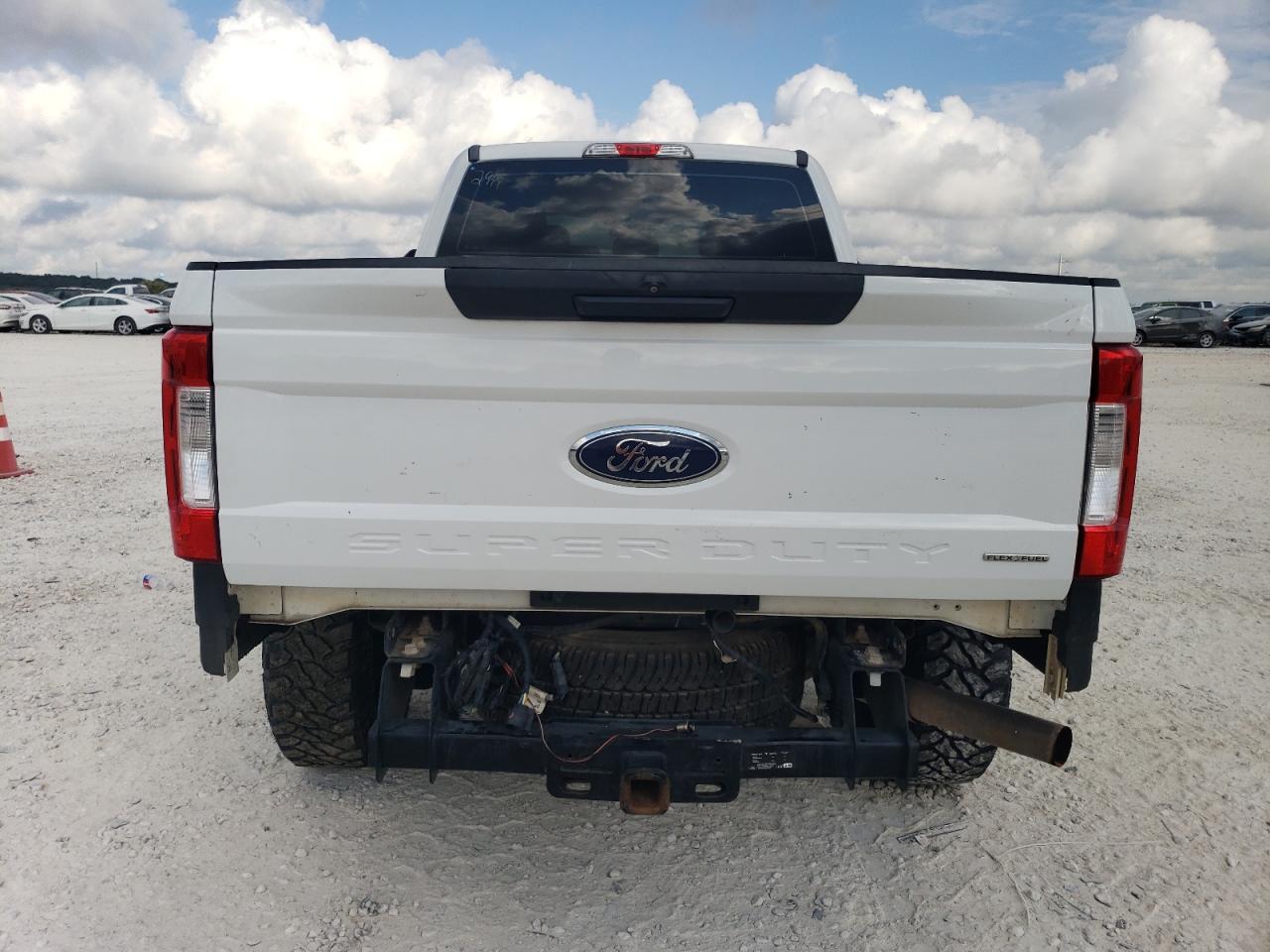 1FT7W2B60HEE72949 2017 Ford F250 Super Duty