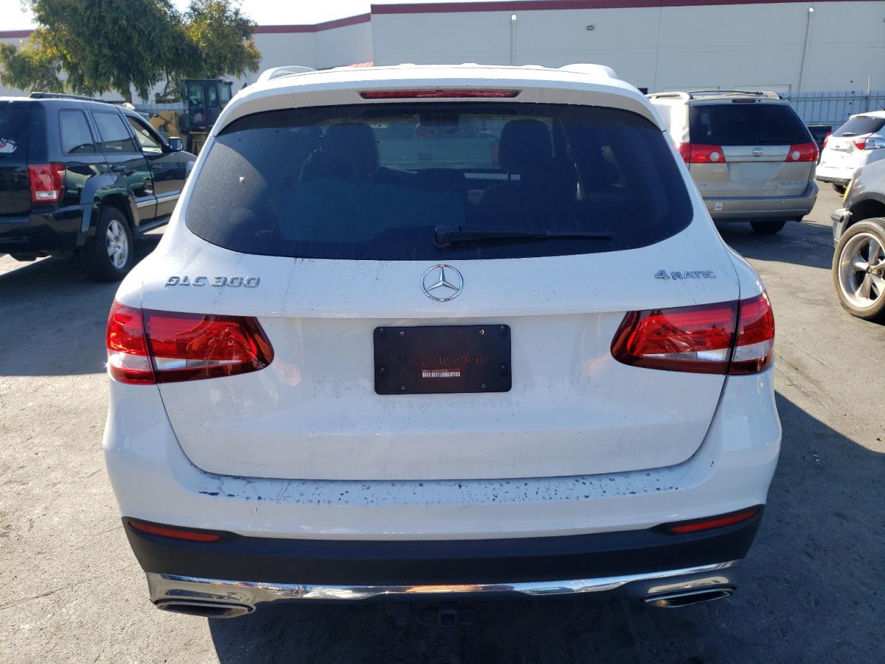 WDC0G4KB9GF053086 2016 Mercedes-Benz Glc 300 4Matic