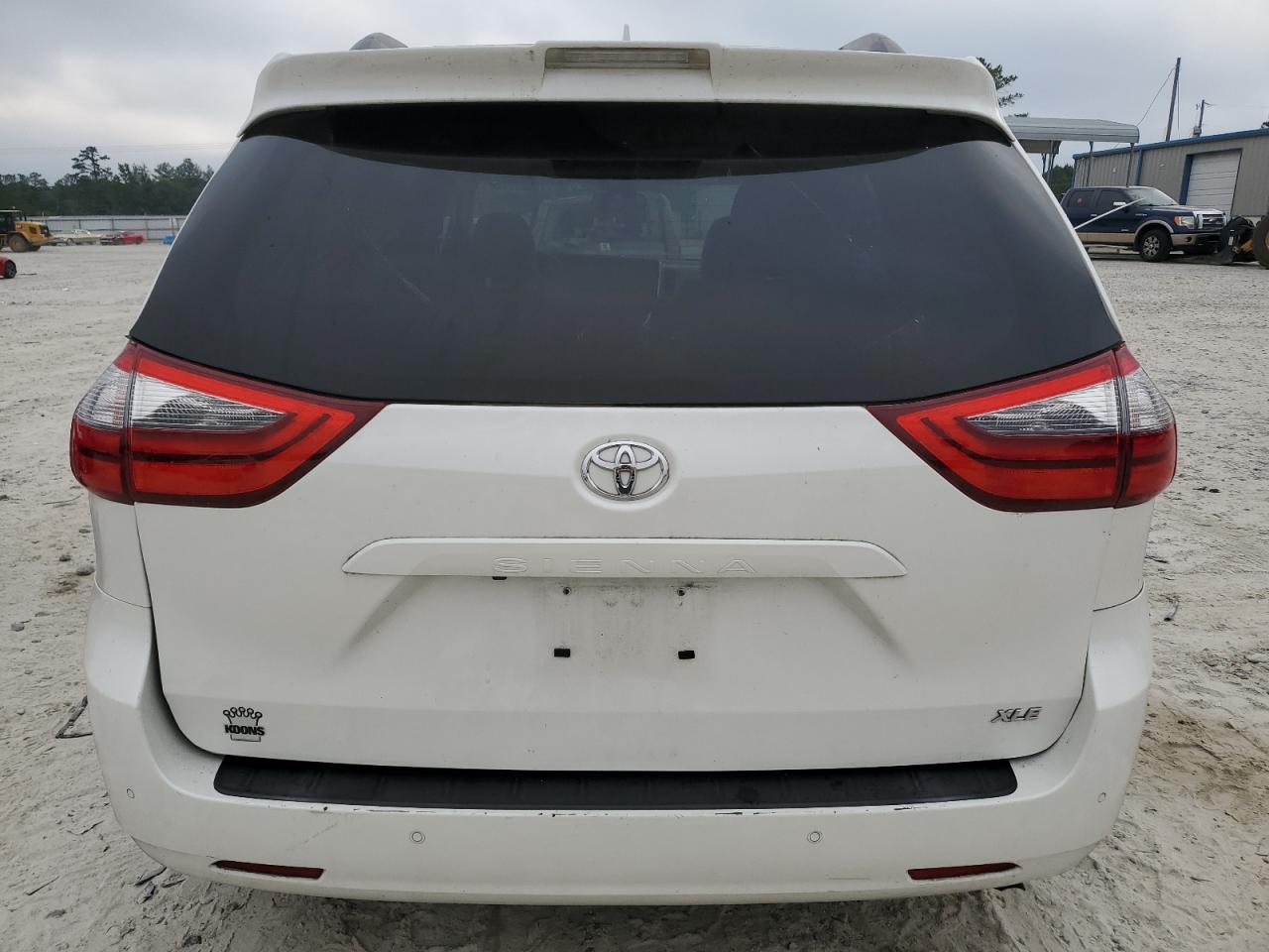 2020 Toyota Sienna Xle VIN: 5TDYZ3DC8LS054405 Lot: 72991414