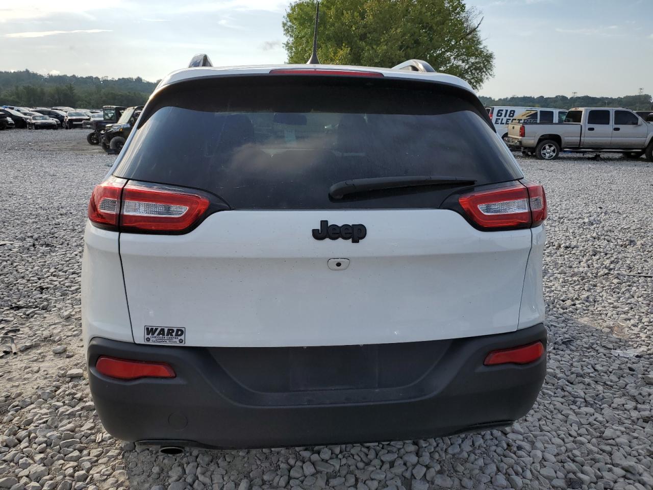 1C4PJLCB4JD557448 2017 Jeep Cherokee Latitude