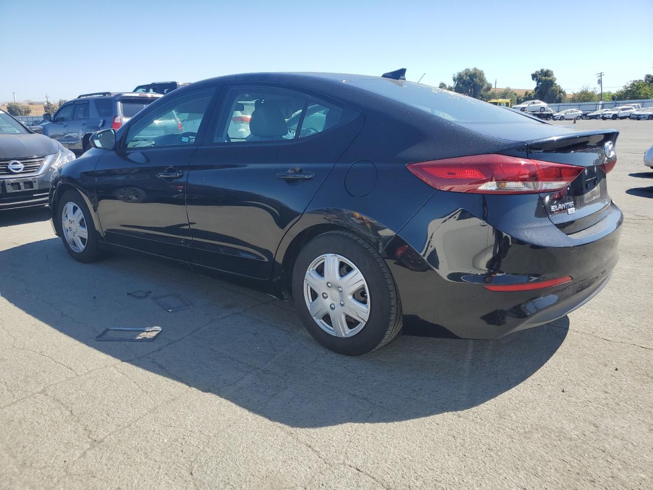 5NPD74LF2HH075558 2017 HYUNDAI ELANTRA - Image 2