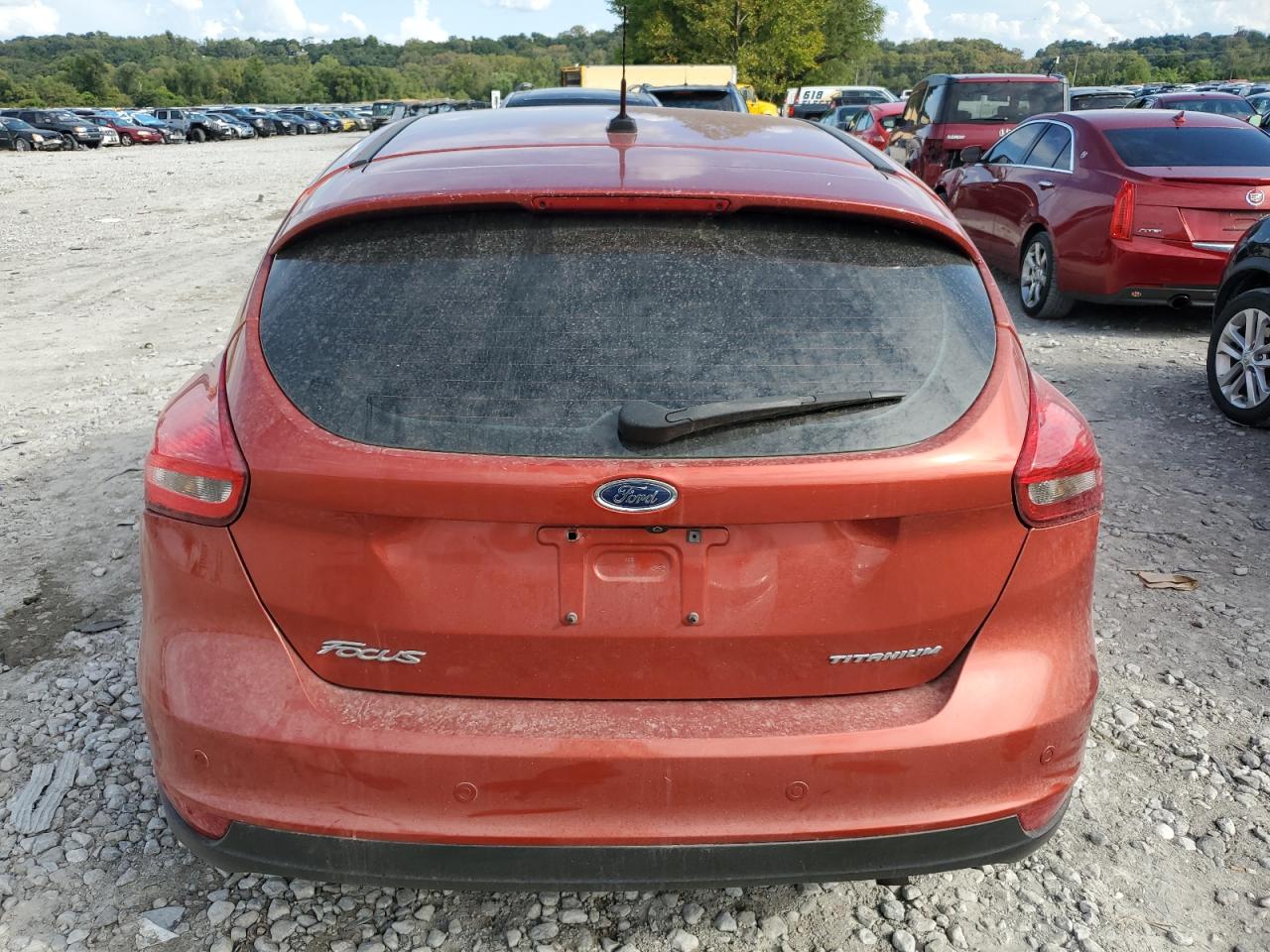 1FADP3N22JL239242 2018 Ford Focus Titanium