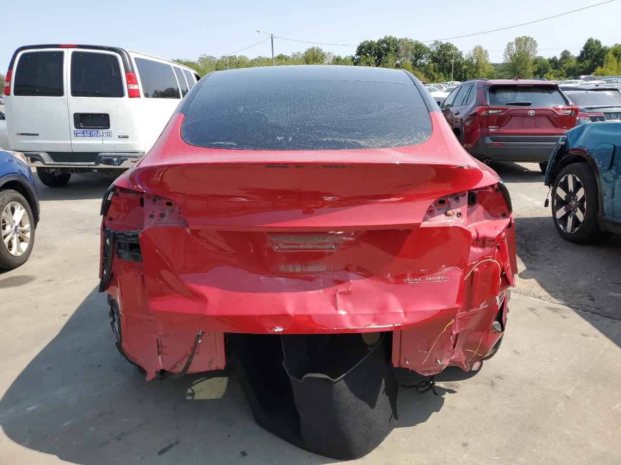 7SAYGDEF4PF606712 2023 Tesla Model Y