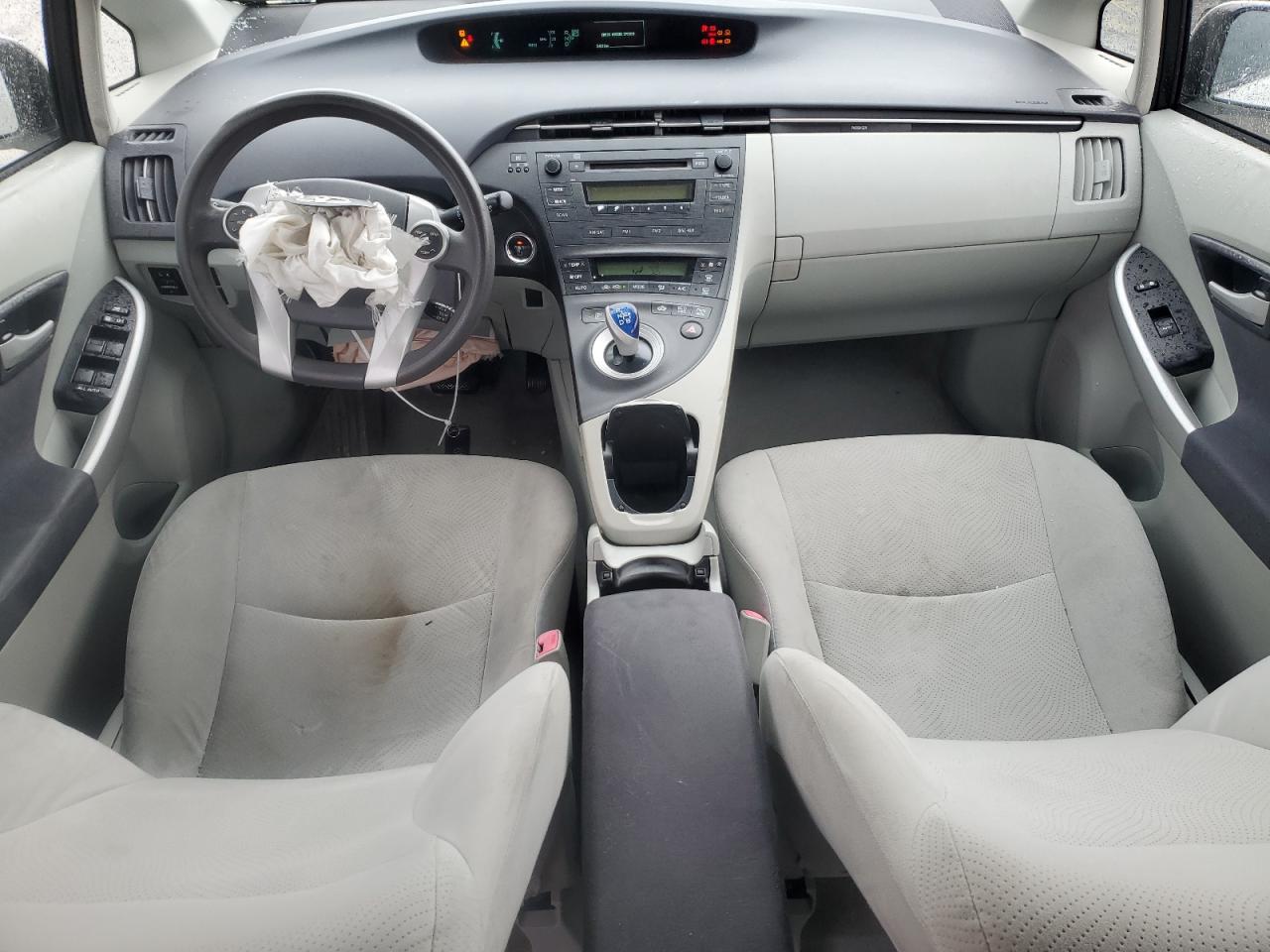 2011 Toyota Prius - Image 8
