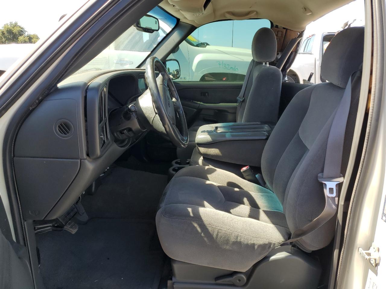 2003 GMC New Sierra C1500 VIN: 1GTEC14T83Z360270 Lot: 70665304