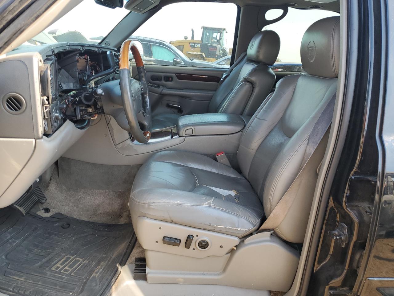2003 Cadillac Escalade - Image 7