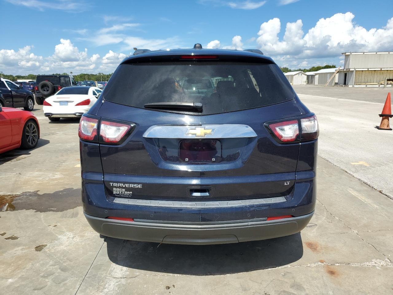 1GNKRHKD2HJ189969 2017 Chevrolet Traverse Lt