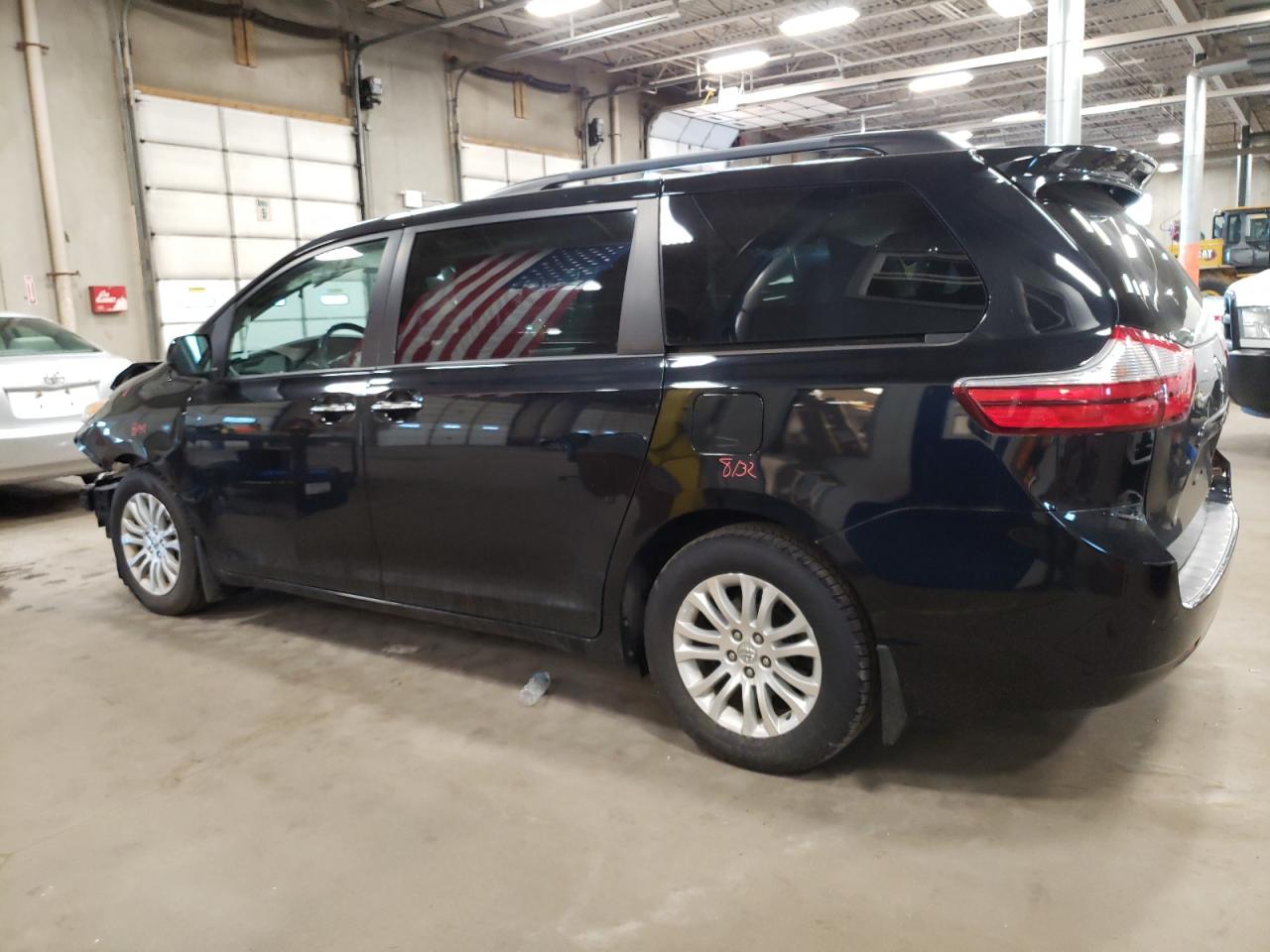 5TDYK3DC7GS722950 2016 TOYOTA SIENNA - Image 2