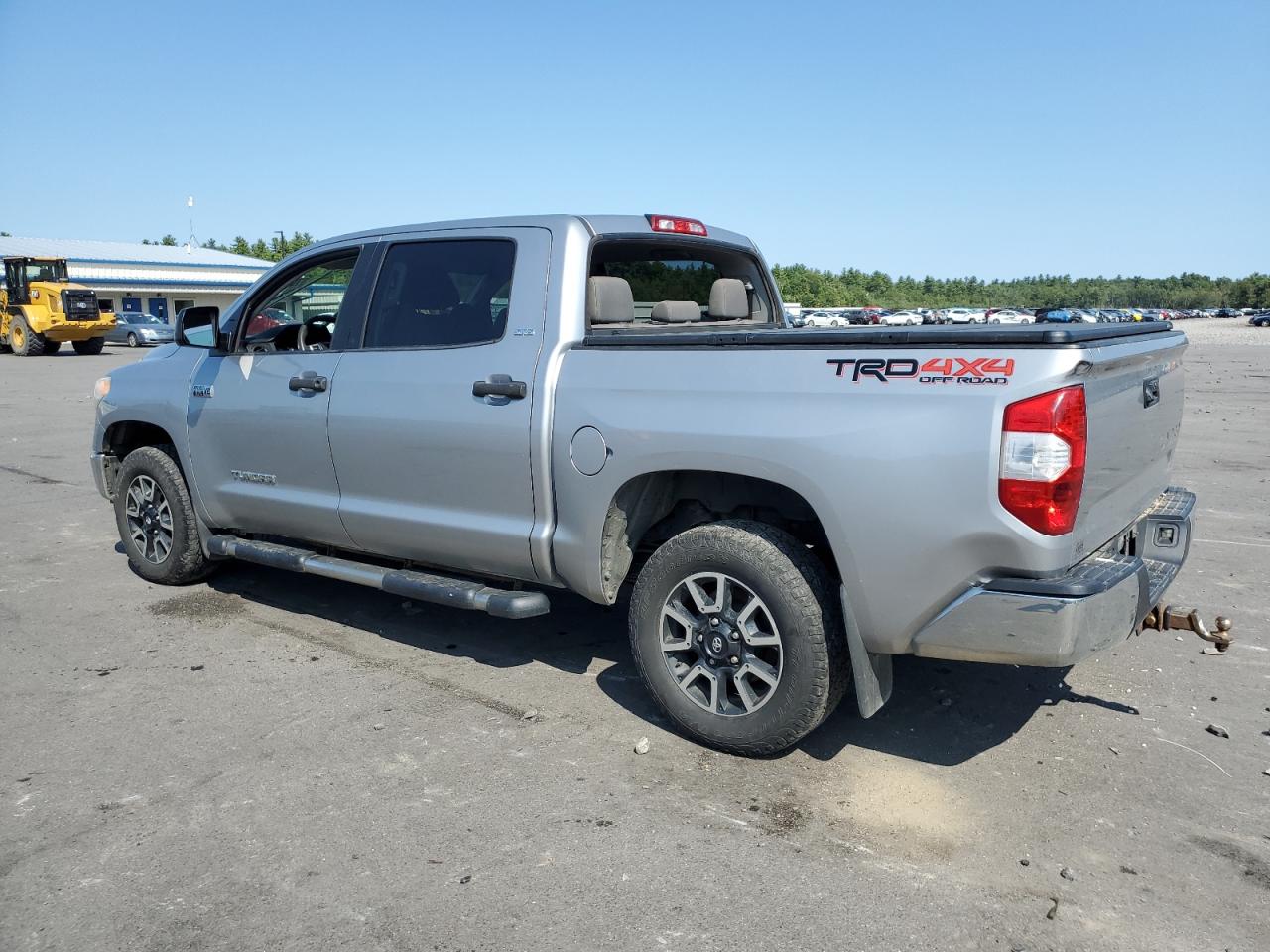 2015 Toyota Tundra - Image 2