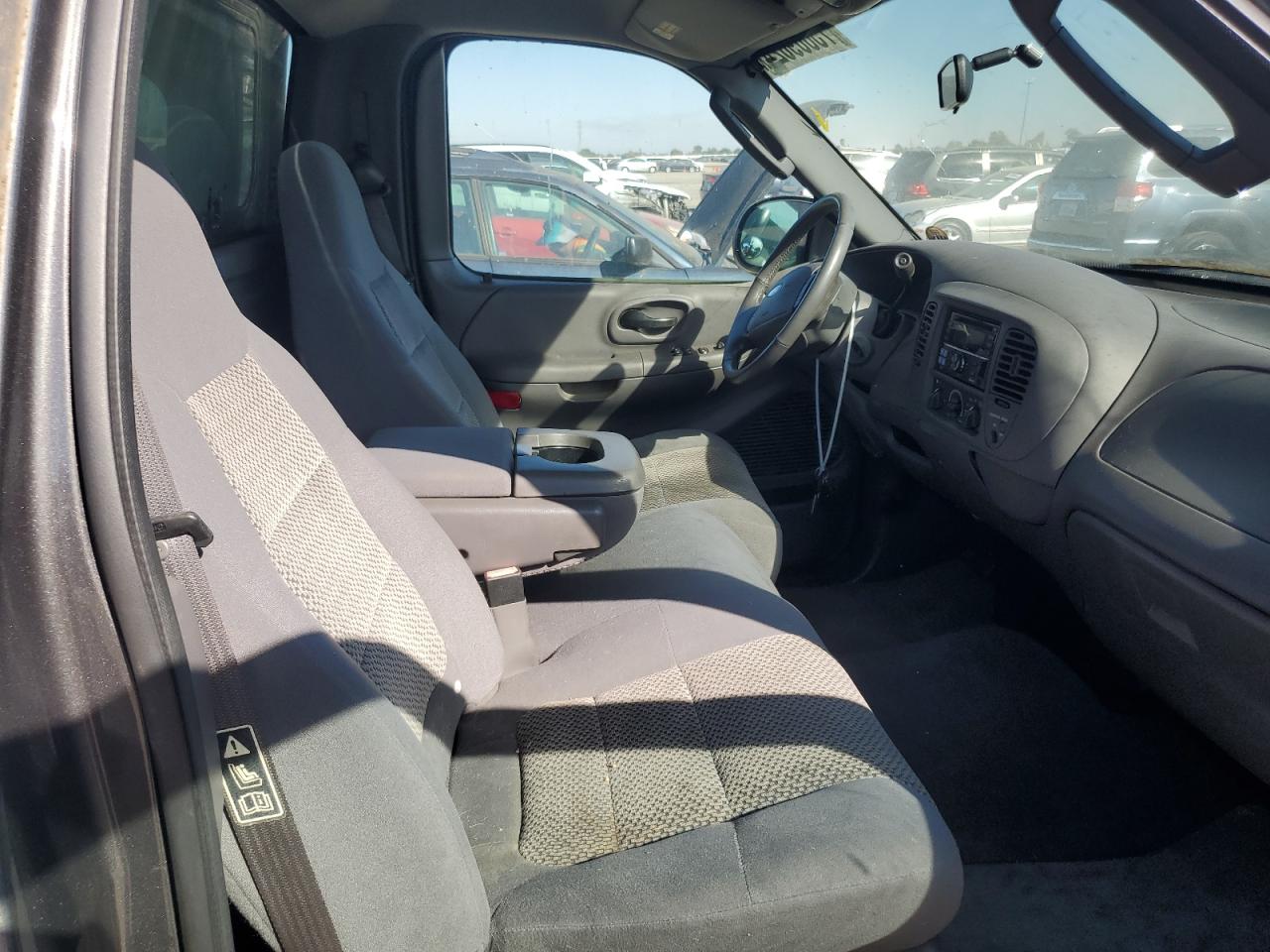 1FTRF17293NA86810 2003 Ford F150 1FTRF17293NA86810 2003 Ford F150
