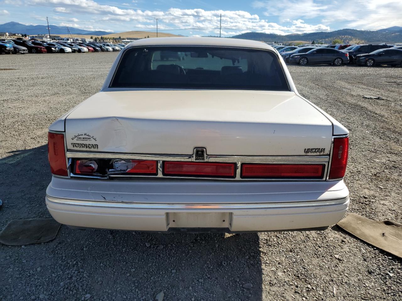 1LNLM83W8VY738956 1997 Lincoln Town Car Cartier