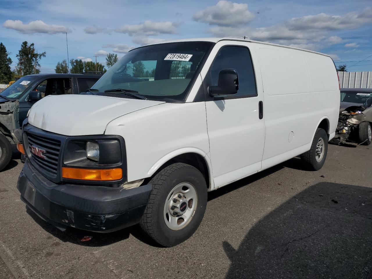 2009 GMC Savana - Image 1
