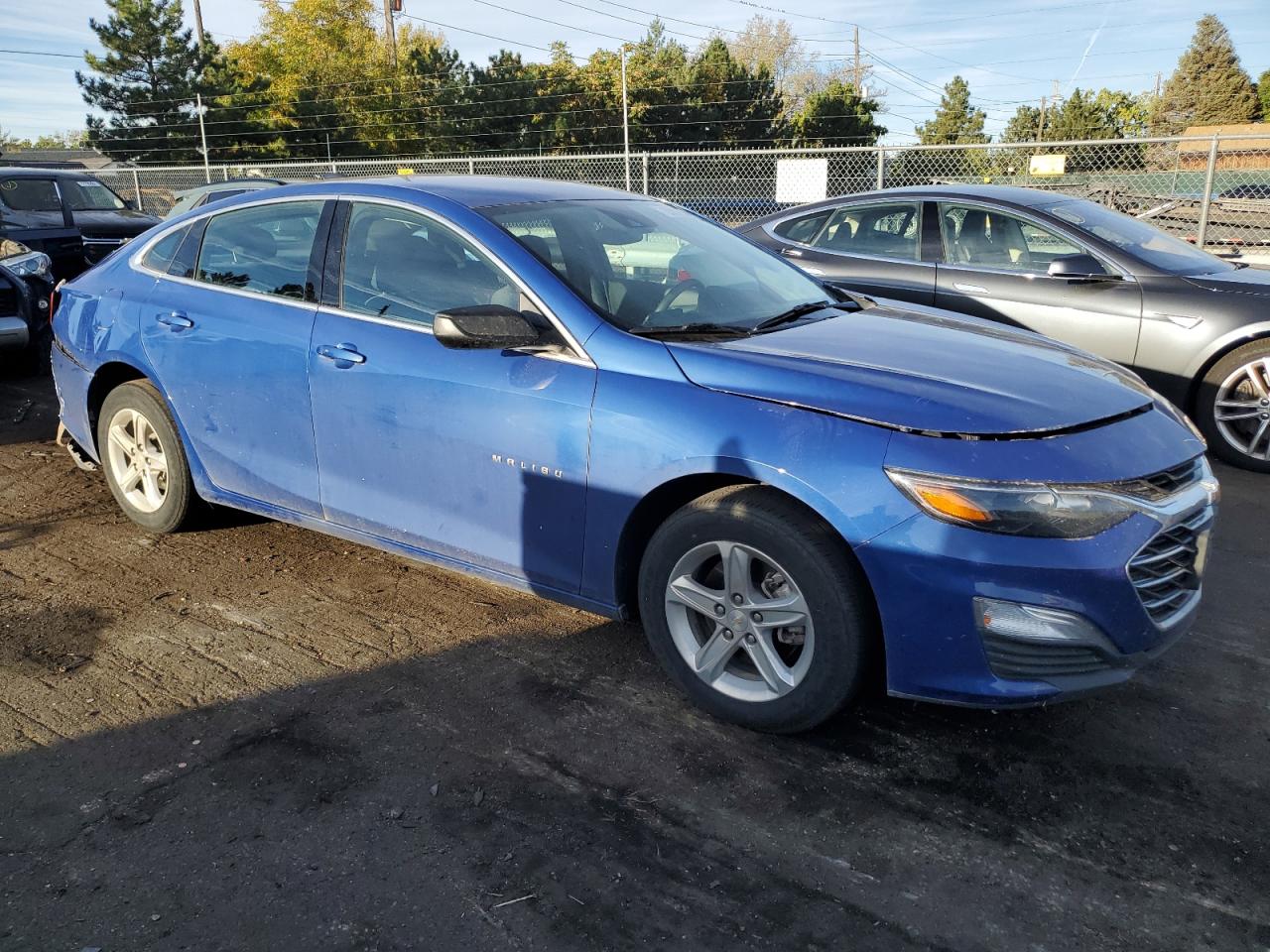 2023 Chevrolet Malibu - Image 4