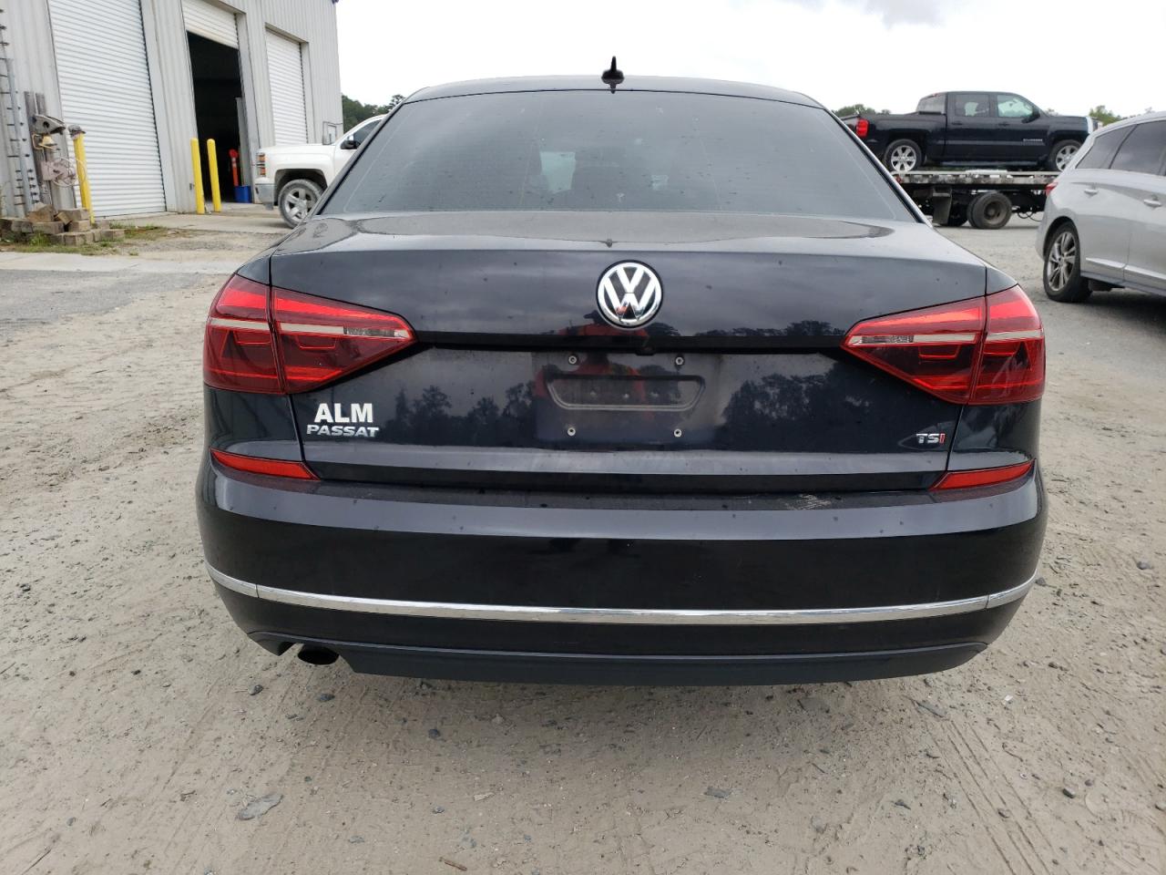 1VWLA7A3XKC013770 2019 Volkswagen Passat Wolfsburg