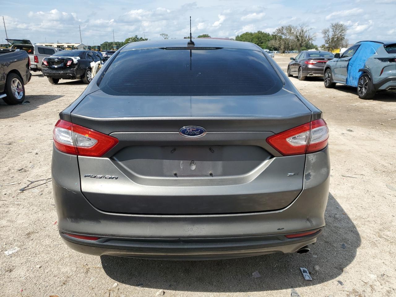 3FA6P0H71ER228187 2014 Ford Fusion Se