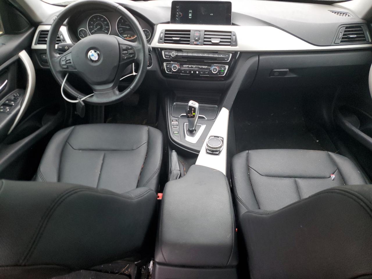 WBA8A3C51HK691898 2017 BMW 320 Xi