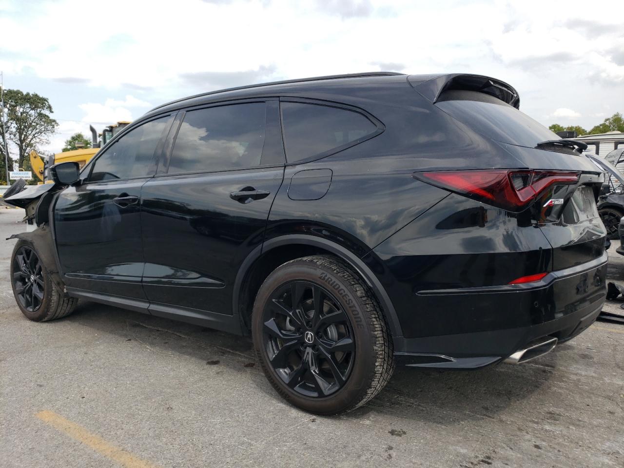 2023 Acura MDX - Image 2