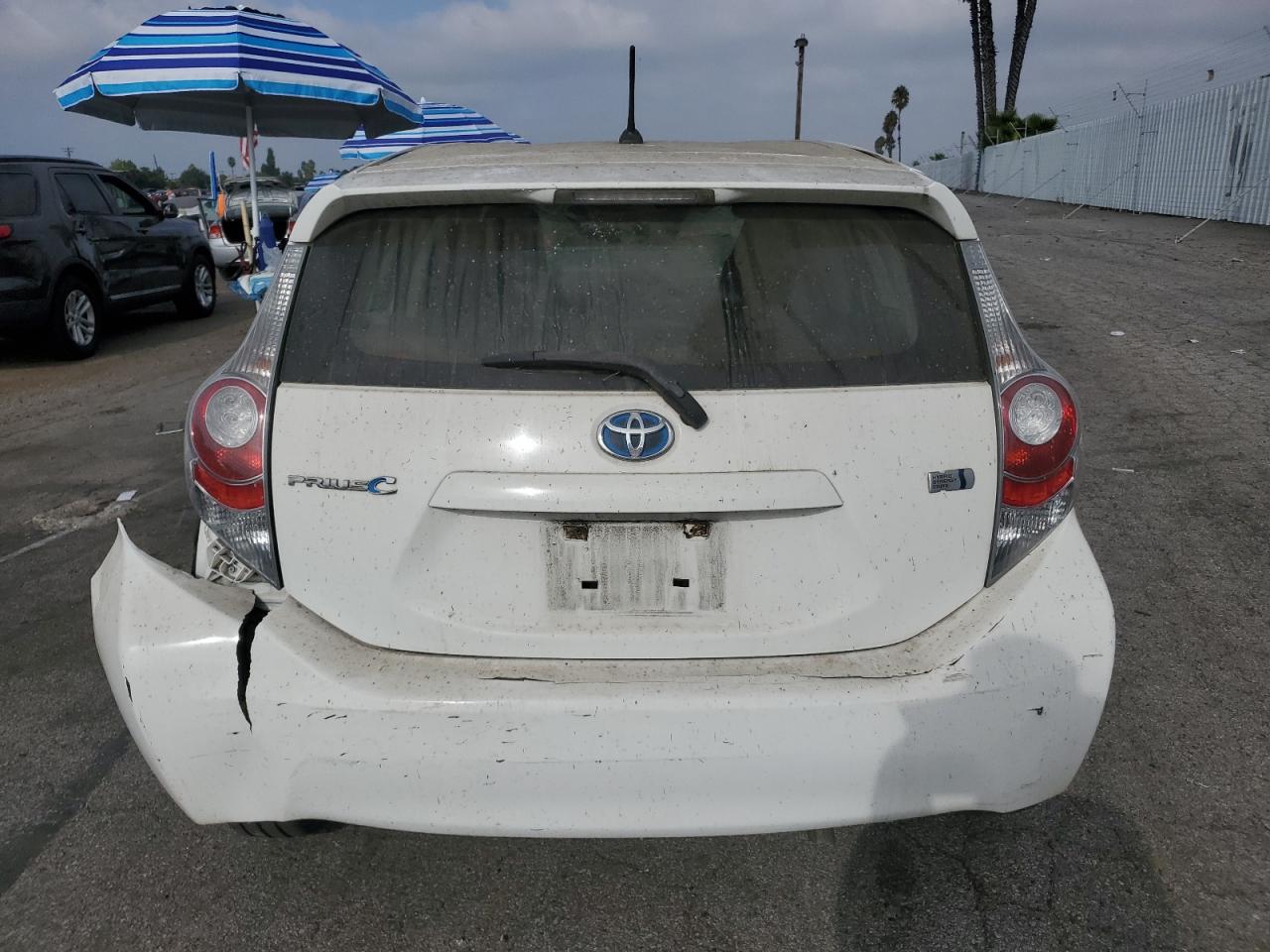 2014 Toyota Prius C VIN: JTDKDTB38E1065346 Lot: 71488414