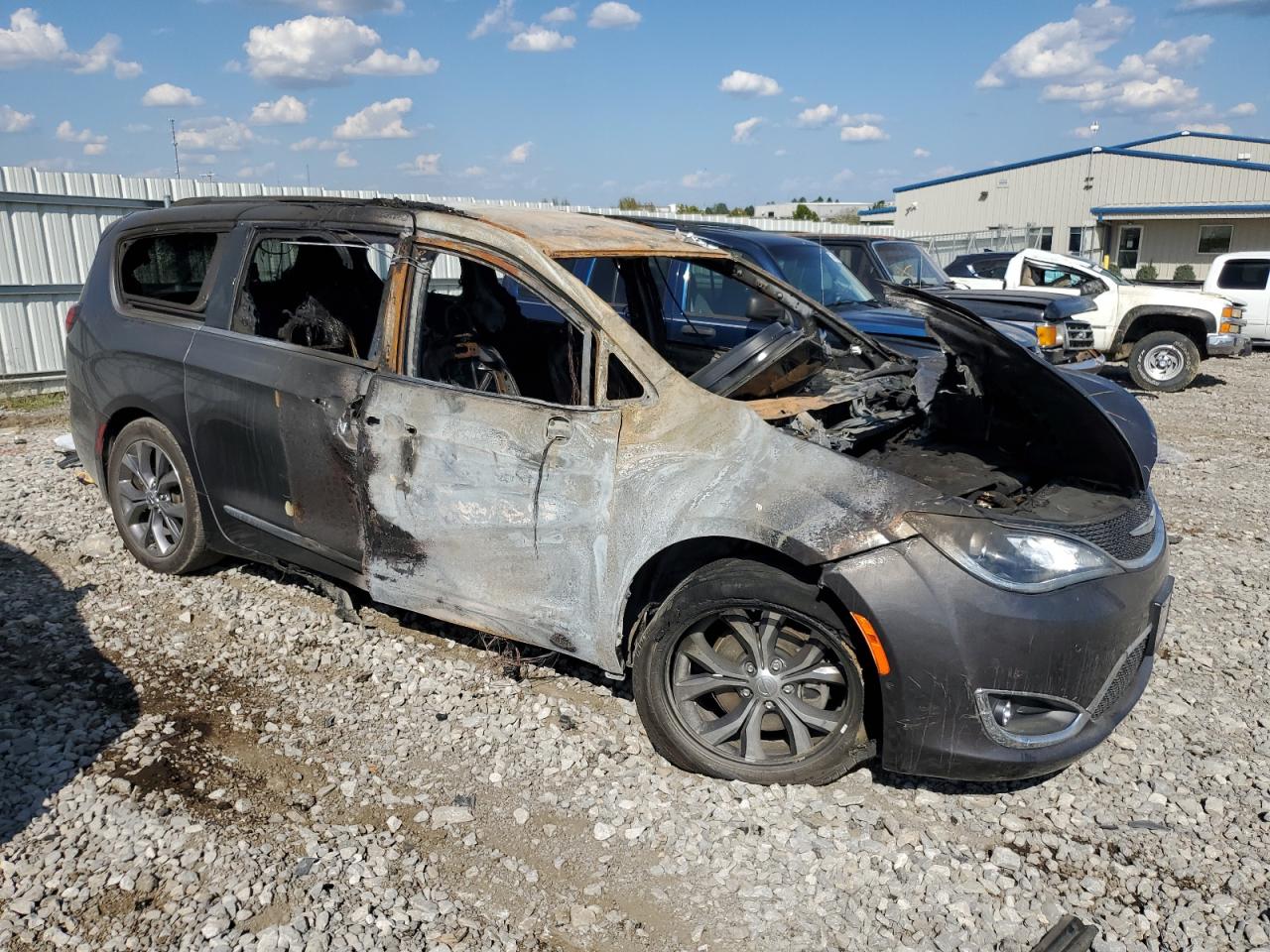 2018 Chrysler Pacifica - Image 4