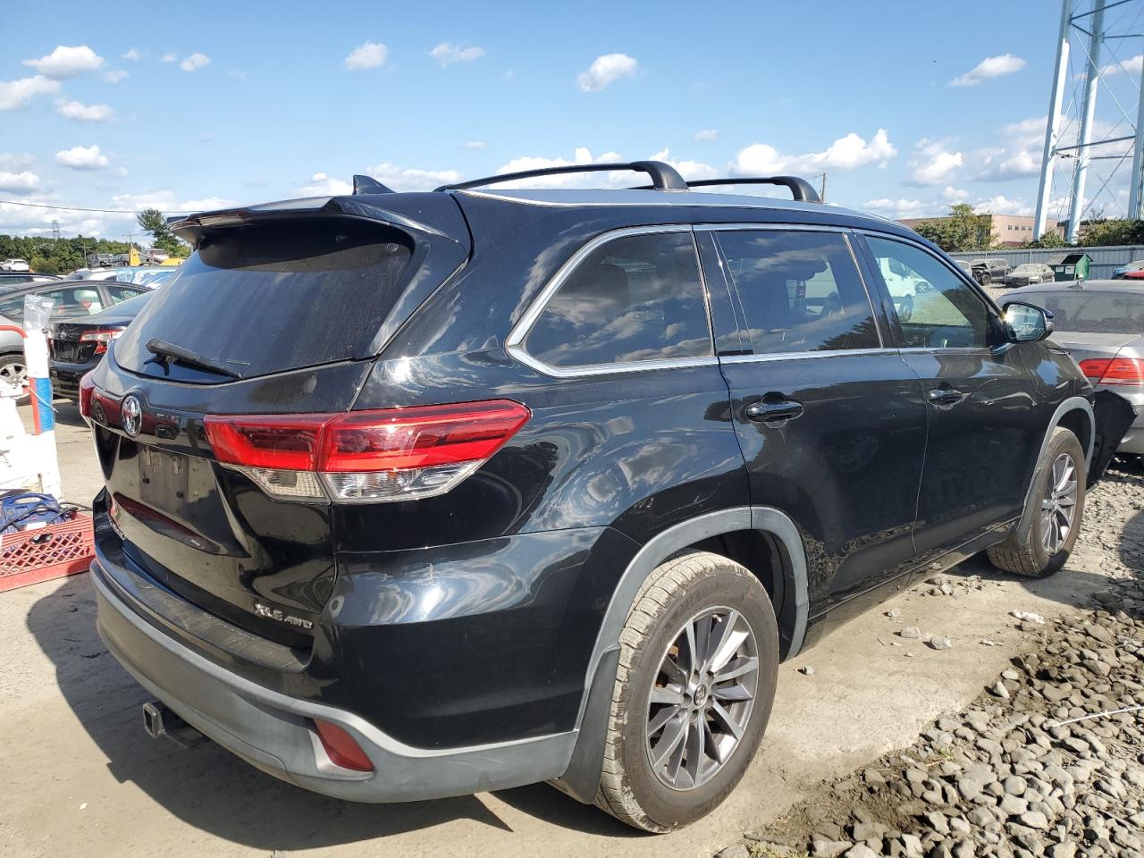 2018 Toyota Highlander Se VIN: 5TDJZRFH8JS529125 Lot: 72246294