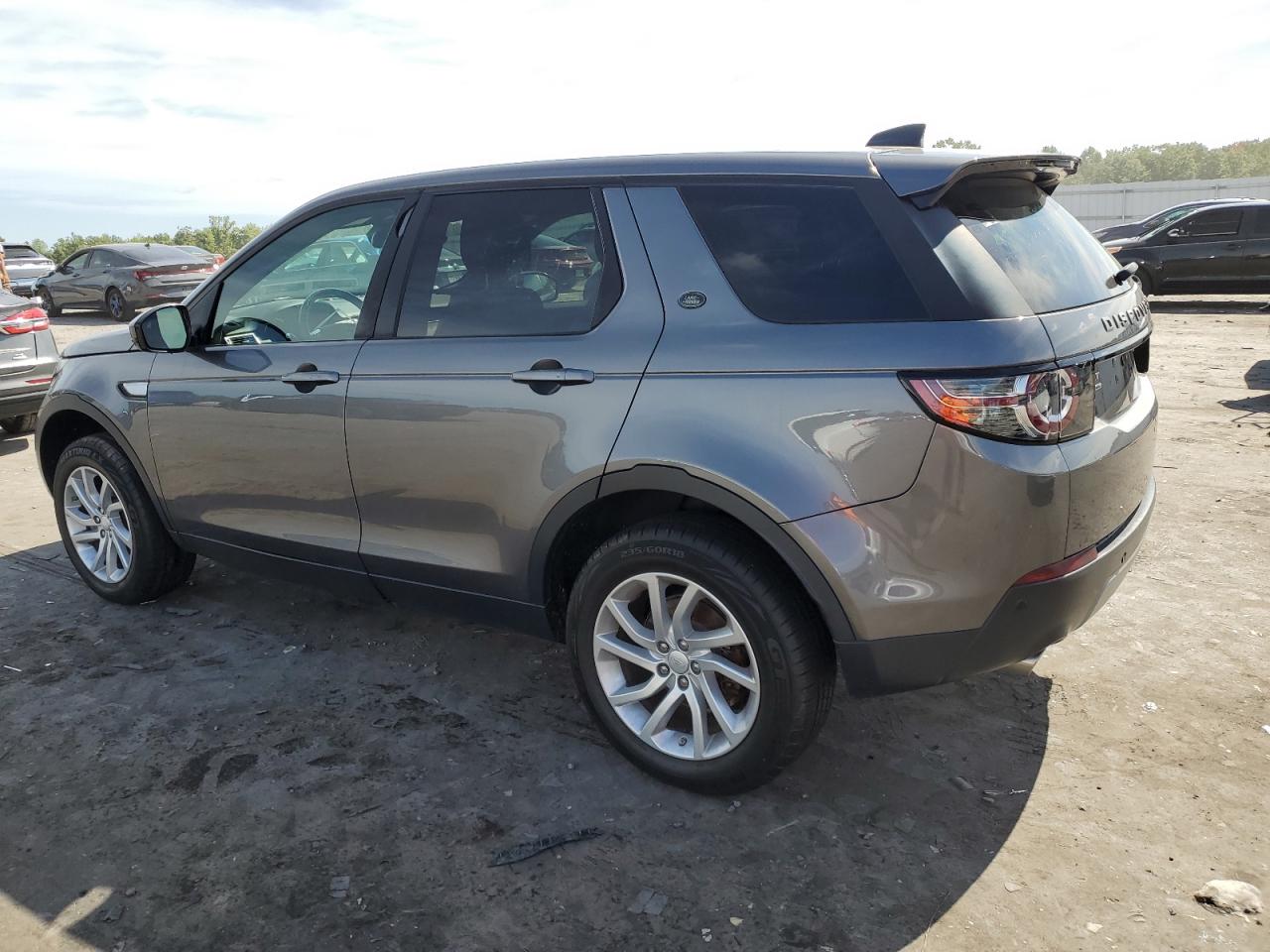 SALCR2BG8HH713856 2017 LAND ROVER DISCOVERY - Image 2