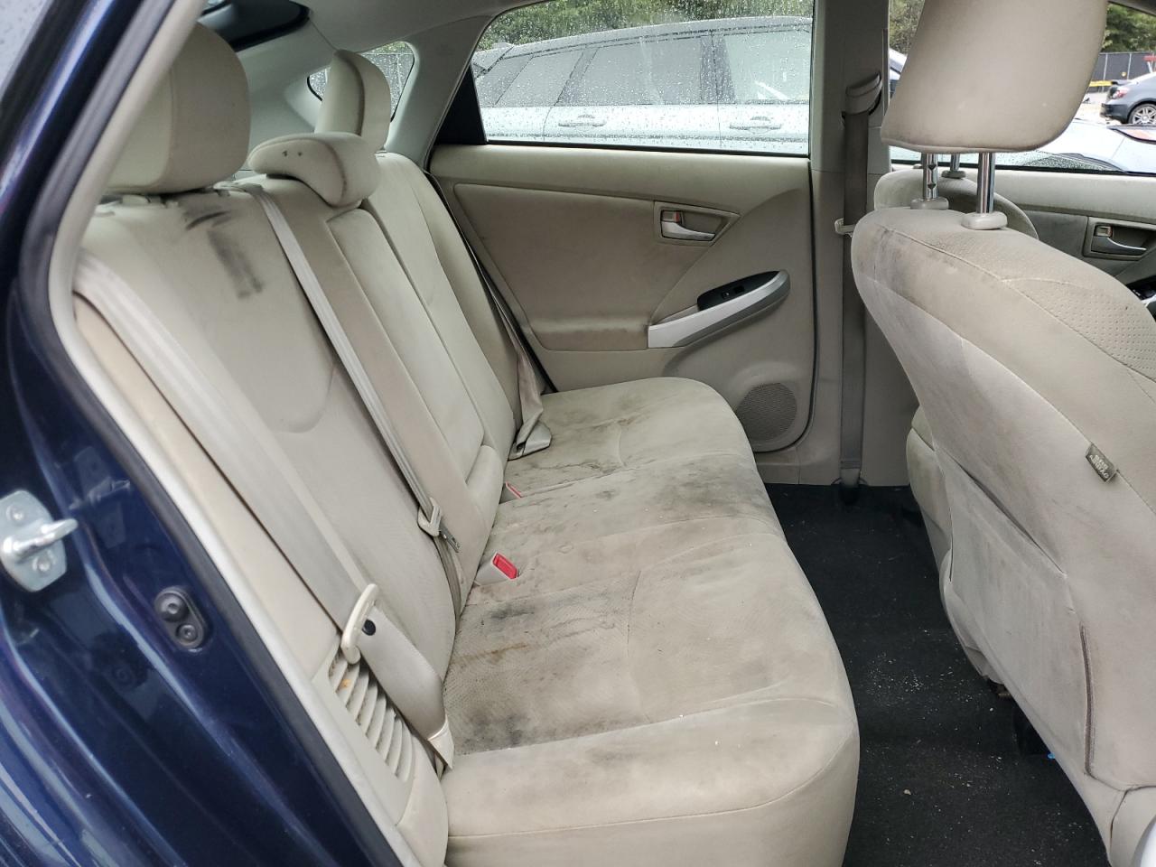 2013 Toyota Prius - Image 10