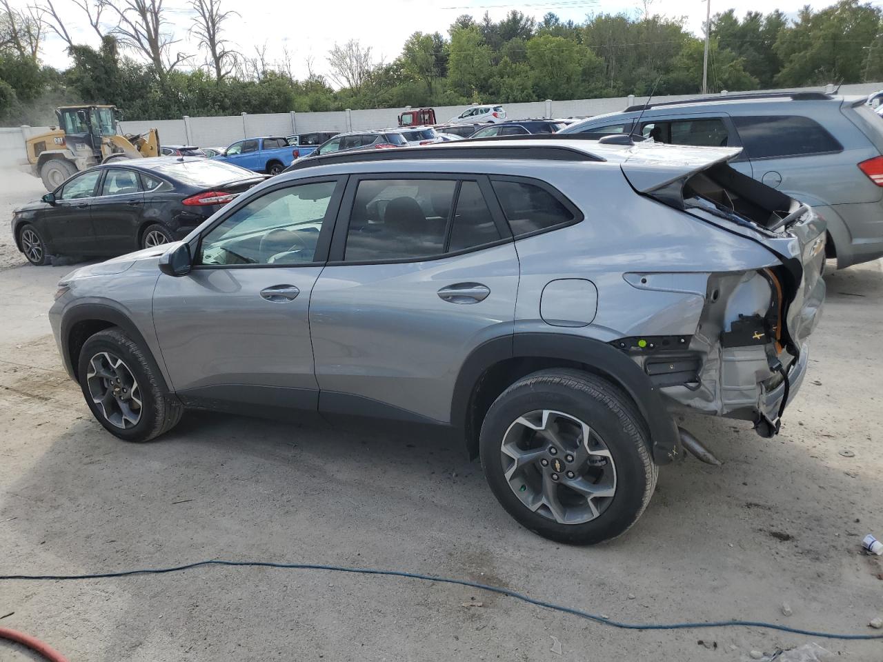 KL77LHE29RC148932 2024 CHEVROLET TRAX - Image 2