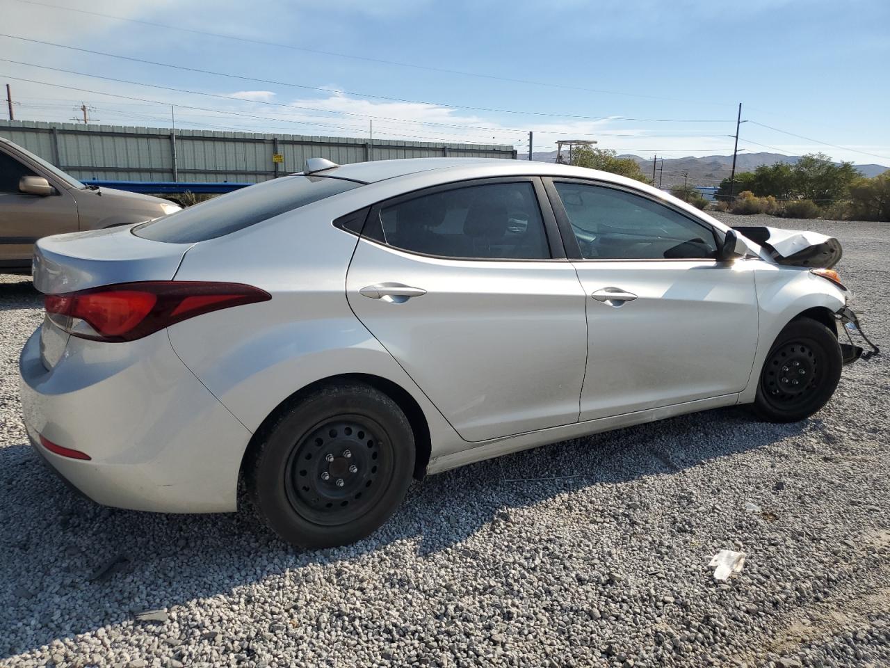 2016 Hyundai Elantra - Image 3