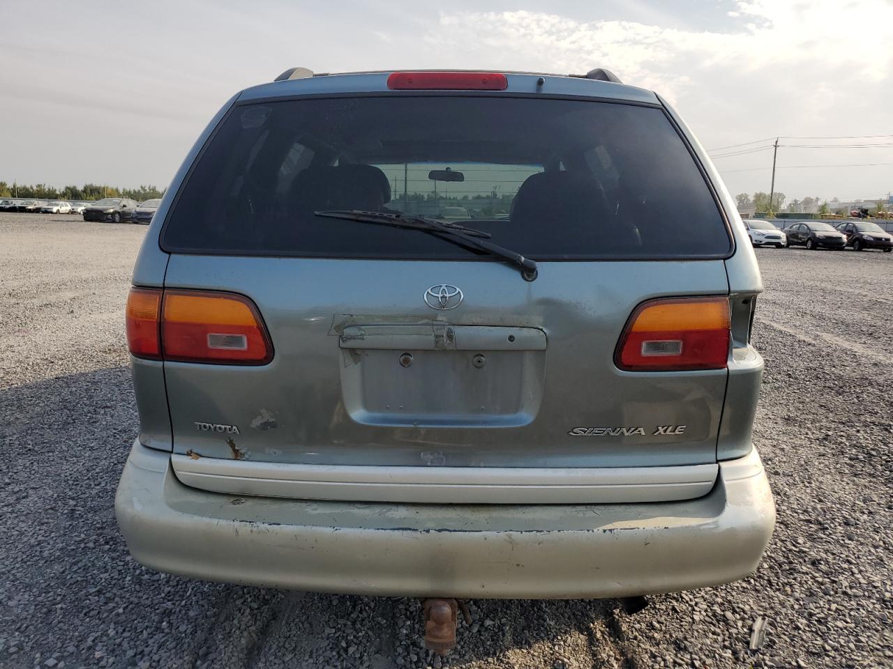 4T3ZF13C7WU074909 1998 Toyota Sienna Le