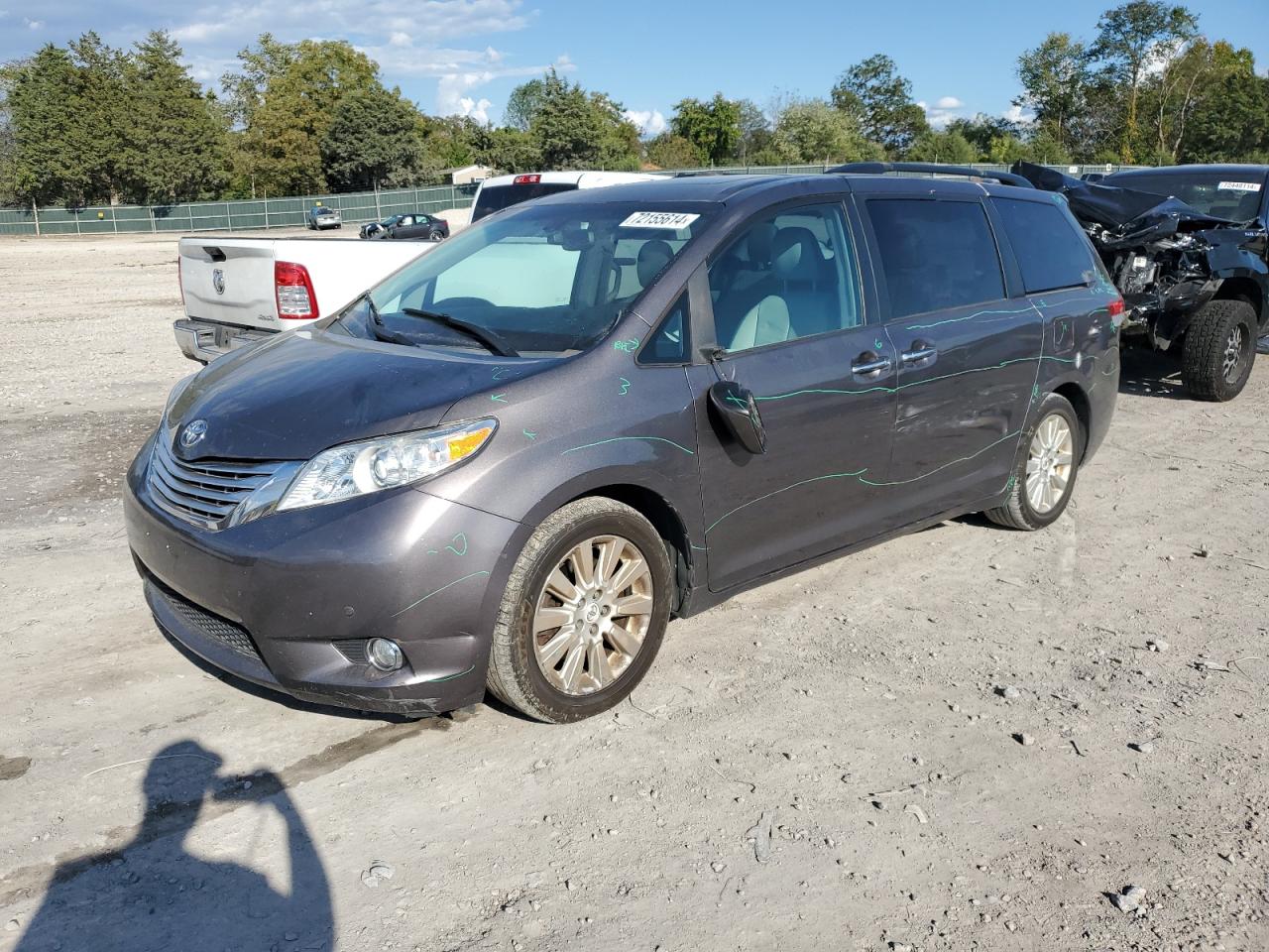 2011 Toyota Sienna Xle VIN: 5TDYK3DC1BS013469 Lot: 72155614