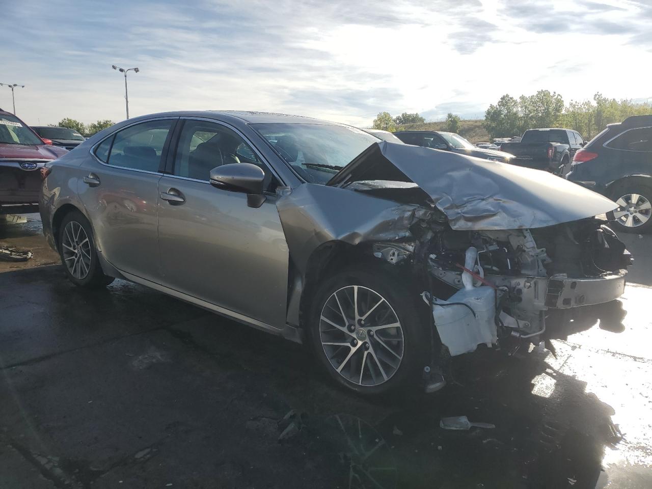 2016 Lexus ES - Image 4