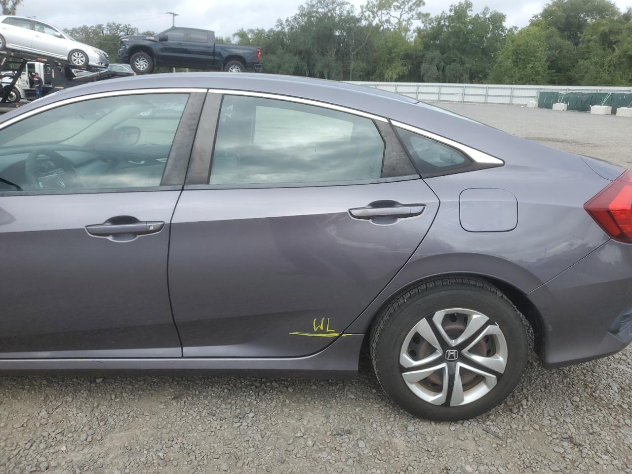 19XFC2F57HE052096 2017 Honda Civic Lx